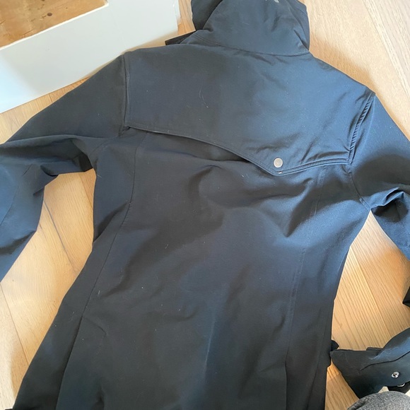 SUGOI HOV jacket takes u from cycling to the office Size Small - Picture 4 of 4
